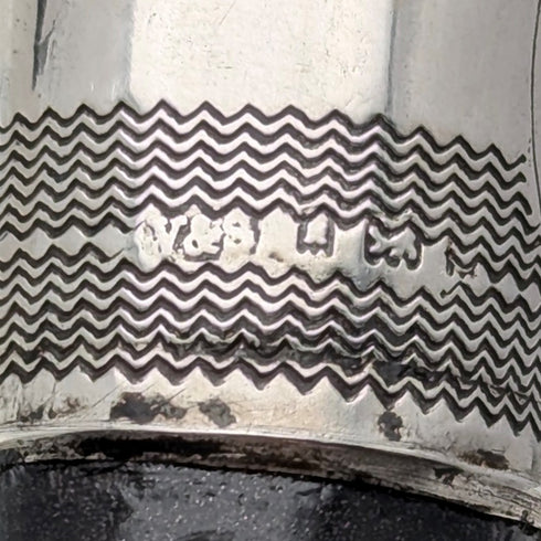 Circa 1910 British antique gentleman's pure silver decorated horn handle walking stick 91cm